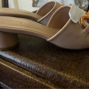 Contigo Women's Tan Slide Sandals